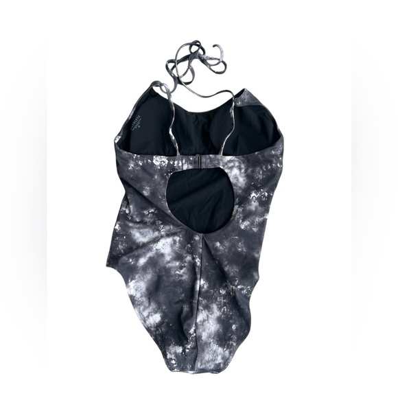 Athleta Supernova Keyhole One Piece Swimsuit Black Size Medium - Picture 3 of 9